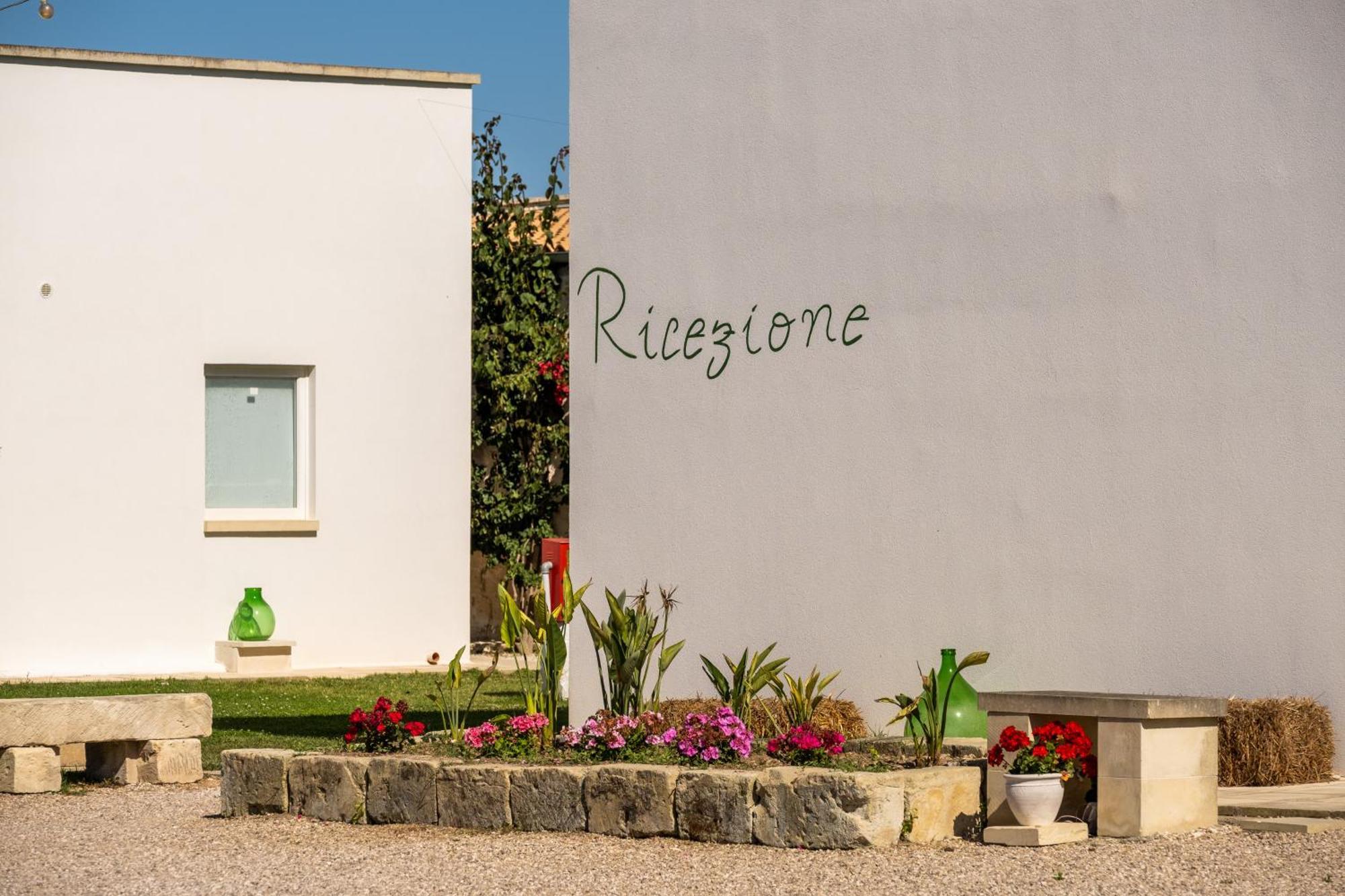 Masseria Rauccio Torre dell'Orso Esterno foto